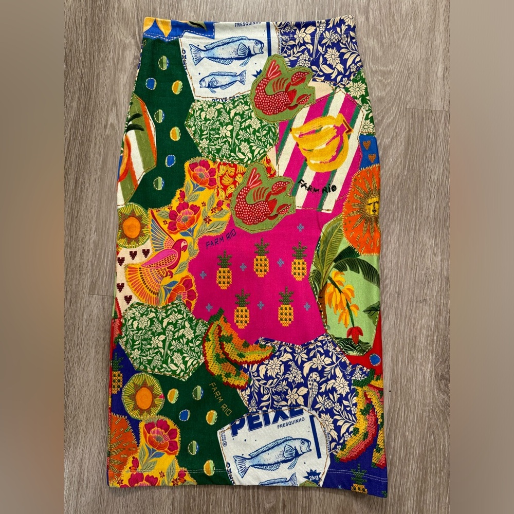 Only wore once, great condition Farm Rio skirt from Brazil size Small